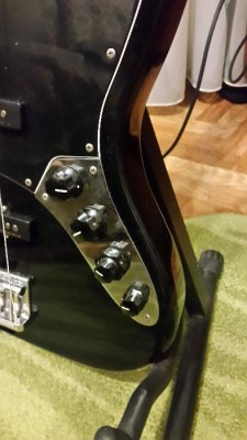 399210930_3_1000x700_fender-jazz-bass-deluxe-mim-bas-gitary_rev006.jpg