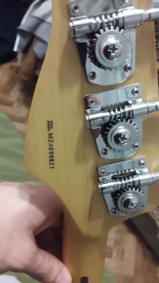 399210930_4_1000x700_fender-jazz-bass-deluxe-mim-hobbi-otdyh-i-sport_rev006.jpg