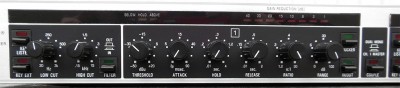 Behringer XR 2000 2.jpg