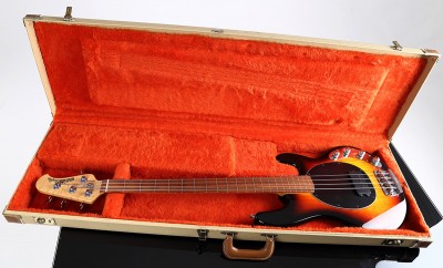 MusicMan_Stingray_01small.jpg
