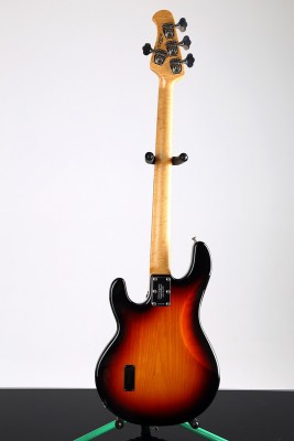 MusicMan_Stingray_03small.jpg