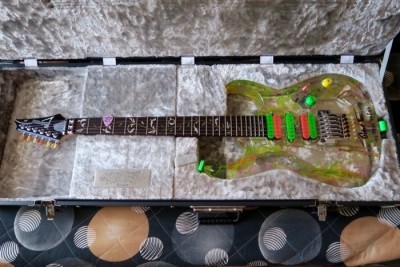 598402626_3_1000x700_ibanez-jem-20th-anniversarysteve-vai-elektrogitary_rev005.jpg
