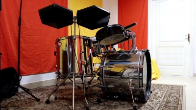 Drum_set.mp4_snapshot_00.01_[2018.03.14_12.21.14].jpg