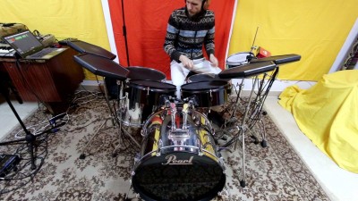 Drum_set.mp4_snapshot_00.06_[2018.03.14_12.21.38].jpg
