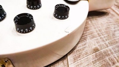537659940_6_644x461_gibson-les-paul-studio-white-gold-ebony-.jpg