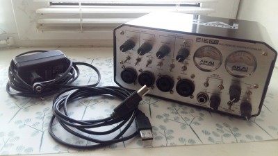 AKAI_(1)_(small).jpg