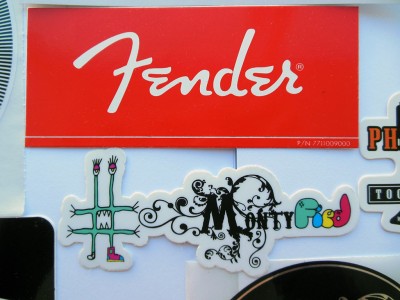 Fender sticker 7711009000.jpg