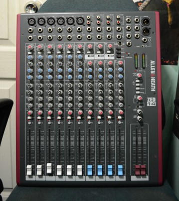 Allen_Heath_Zed14.jpg (109.03 Кіб) Переглянуто 816 разів Allen_Heath_Zed14.jpg