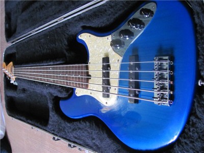 5.V Fender JB.jpg