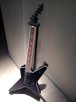 esp-gus-g-nt-see-thru-black-cherry-545943.jpg