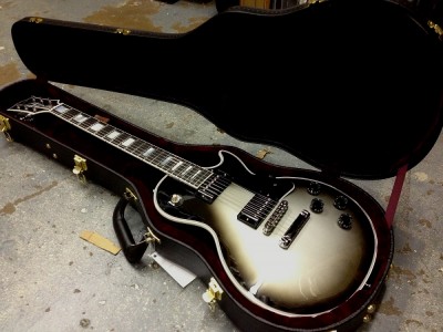 2010-gibson-les-paul-custom-shop-silverburst.jpg
